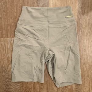 WHITNEY SIMMONS X GYMSHARK BIKER SHORT SMALL